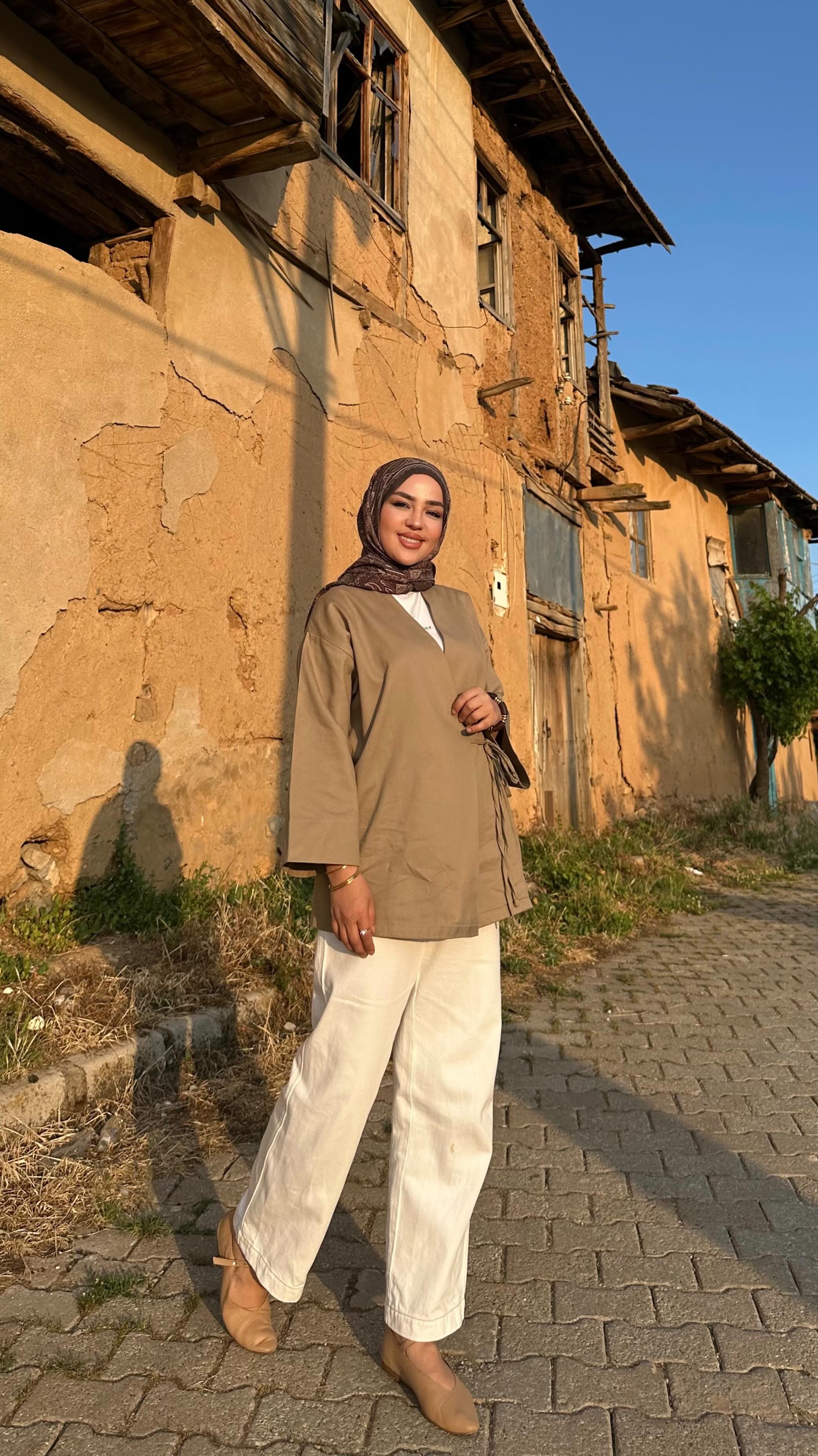 Instagram post by @greys.85 for Modanisa. Caption reads: Bayramın 2. Kombini 🍂

@modanisa @modanisacom....