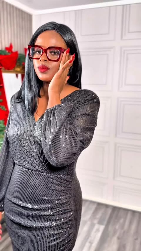 Instagram post by @thestylishmum_ for Izabel London. Caption reads: AD | 5 Days To Christmas 🎄 | Your Perfect Festive....