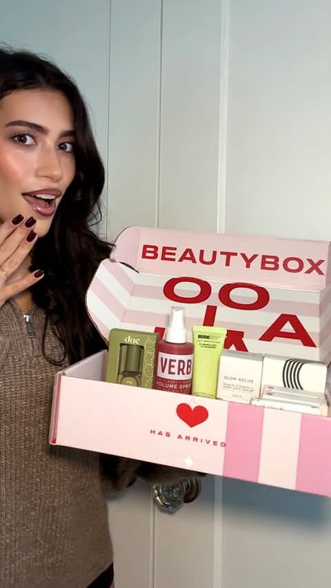 Instagram post by @maggiehujbar for FabFitFun. Caption reads: 💄DECEMBER BEAUTY BOX💄 It’s the most wonderful....