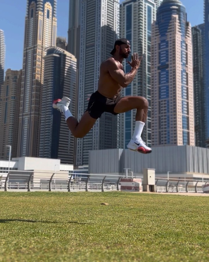 Instagram post by @karim_h_ebied for Ryderwear. Caption reads: [...] 🟠60 sec rest between rounds @ryderwear.