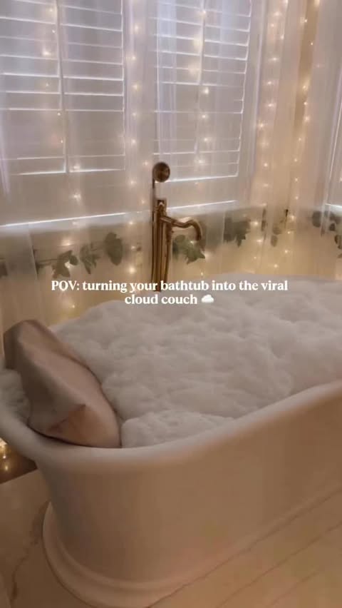 Instagram post by @julianna_claire for Treehut. Caption reads: #treehutpartner Turning your bath into the viral....