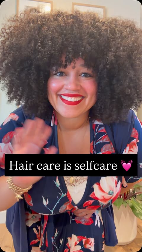Instagram post by @franmo42 for Bounce Curl. Caption reads: @bouncecurl #curls #curlyhair #curlyhairstyles....