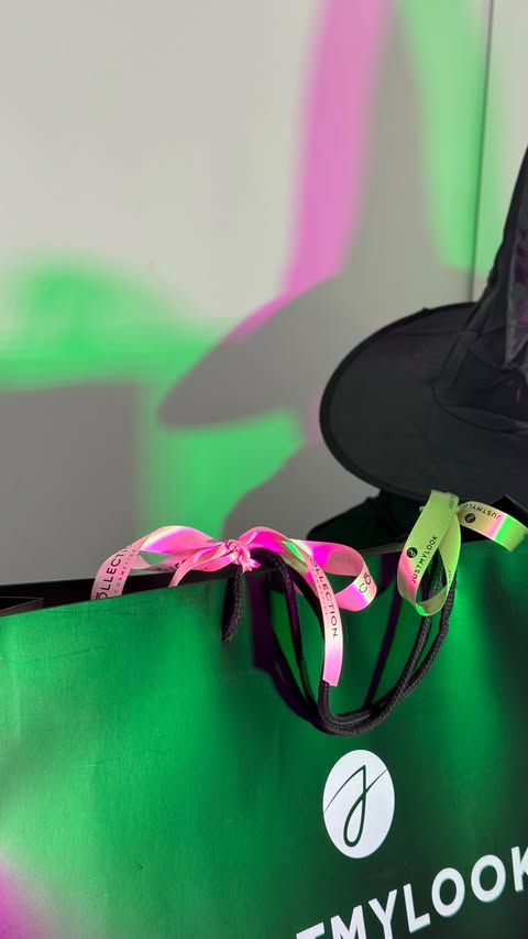 Instagram post by @justmylook for Collection Cosmetics. Caption reads: 💚 Just My Look x Collection Cosmetics 💗

Name a....