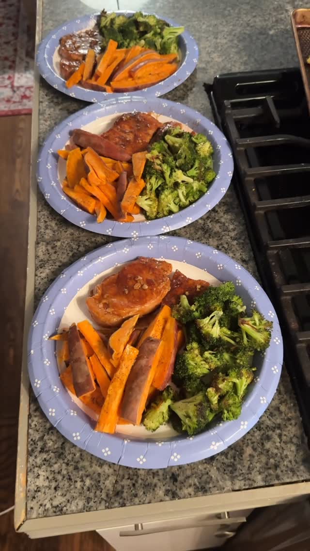 Instagram post by @fromevelynsheart for EveryPlate. Caption reads: [...] came for the holidays and brought her....