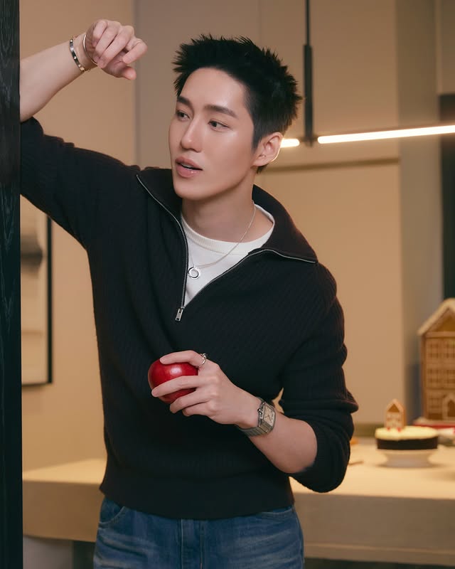 Instagram post by @thanapob_lee for Cartier. Caption reads: [...] holidays with my go-to signatures from....