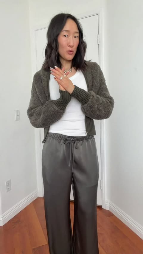 Instagram post by @itsyourgirlsamanthaaa for Aritzia. Caption reads: My top 10 favorite pieces from aritzia on sale for....