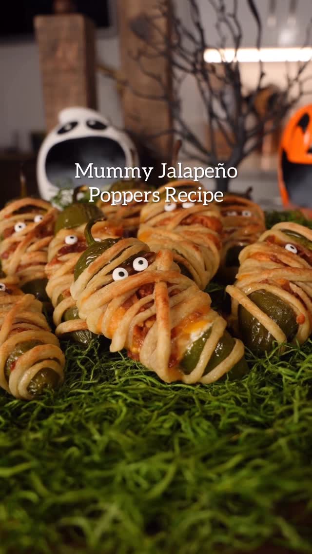 Instagram post by @foodwithbearhands for Weber Grills. Caption reads: Mummy Jalapeño Poppers 👻
Recipe ⤵️⤵️⤵️

This has....