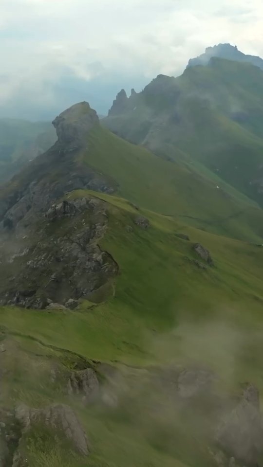 Instagram post by @dolomythsrun for Salomon Italia. Caption reads: Due giorni di gara, tre tracciati, un solo....