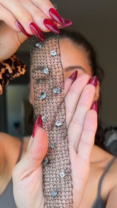 Instagram post by @justjessmaybe for Poshmark. Caption reads: [...] win… we had to run it back again with....