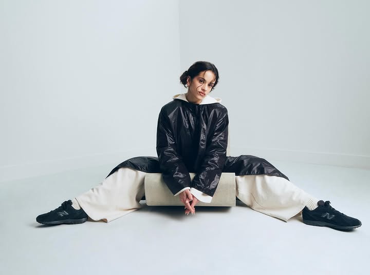 Instagram post by @rosalia.vt for New Balance. Caption reads: 204L 🖤 @newbalance.