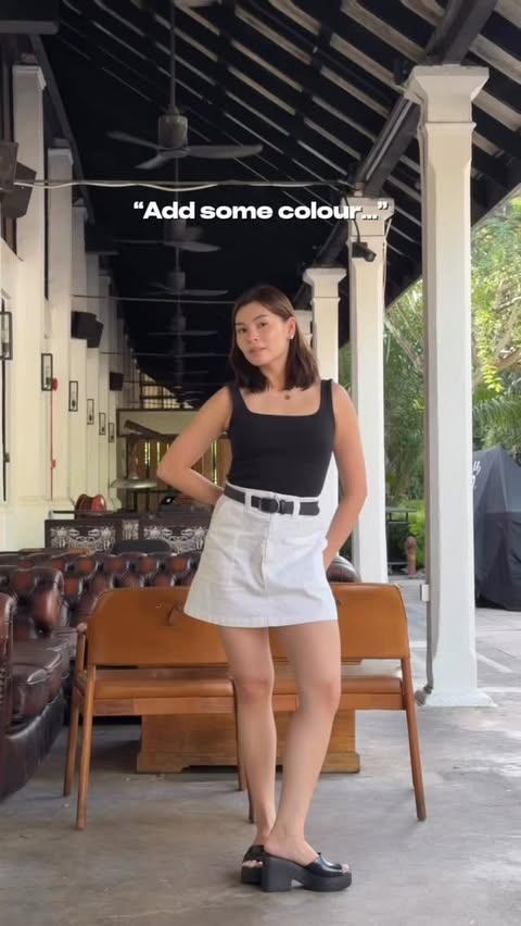 Instagram post by @amandersings for TUMI. Caption reads: [...] for summer; This one’s the Olas bag from....