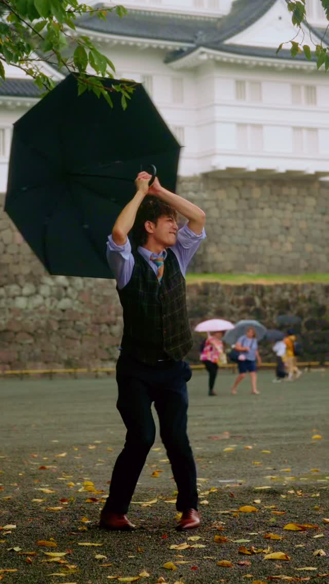 Instagram post by @kaketaku.japan for Yash Raj Films. Caption reads: ✨ Janaab-e-Aali ✨ ☂️😊 from WAR 2 🎬
A song full....