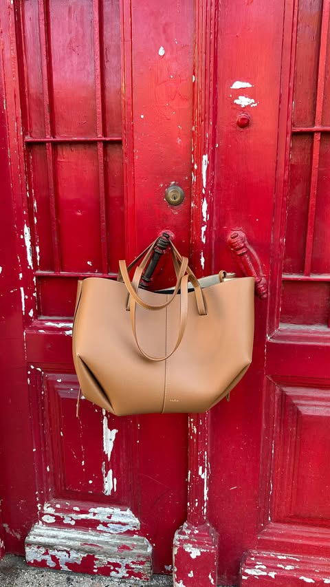 Instagram post by @wilmaaelena for FARM Rio. Caption reads: [...] who moved abroad.. & cutest coat from....