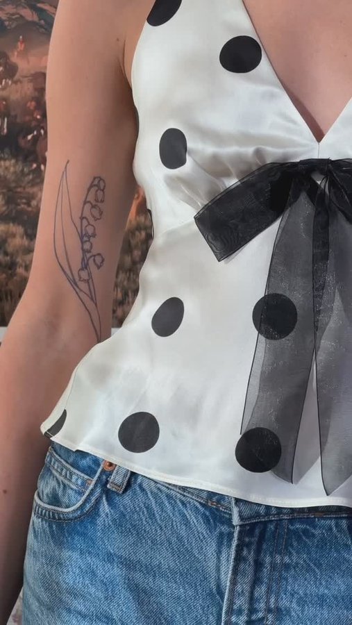 Instagram post by @cassiabaert for Inkbox. Caption reads: AD Elevating my winter looks with @inkbox 

....