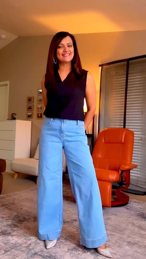 Instagram post by @anubhutidongre for Sidefeel. Caption reads: [...] @acelitt_backup jeans from....