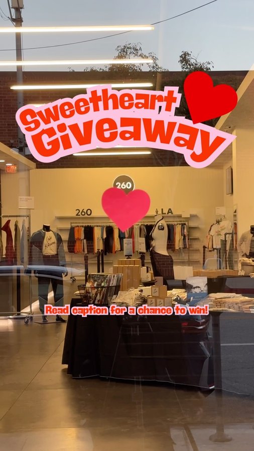 Instagram post by @gourmet_gift_4u for 260 Sample Sale. Caption reads: 🍬 SWEETHEART GIVEAWAY 🍬

We’ve partnered with....