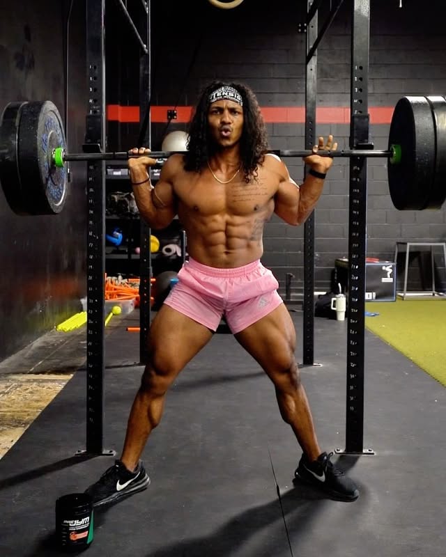 Instagram post by @stefan_riveraclack for JYM Supplement Science. Caption reads: My Legs Are Shaking 😵‍💫 Barbell only #LEGDAY ⚡️....