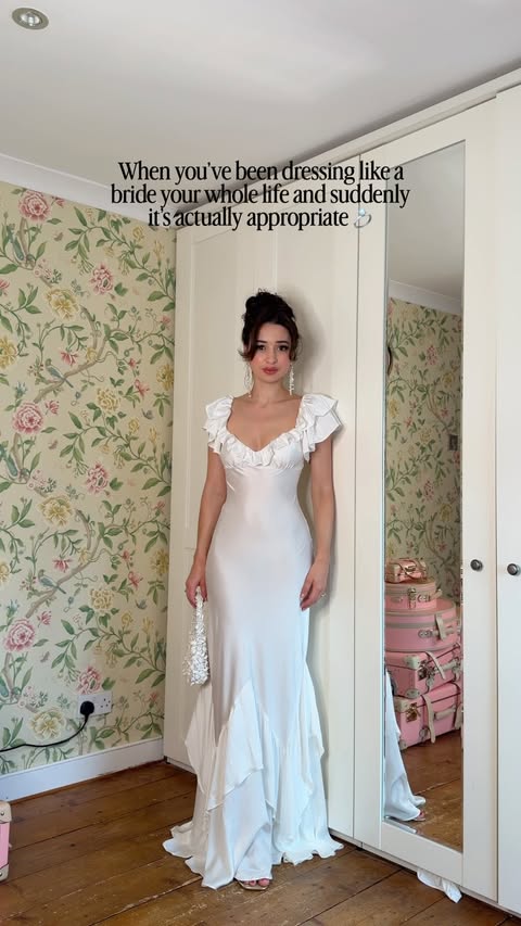 Instagram post by @hellomissjordan for Selkie. Caption reads: [...] stunning is this dress from @selkie’s new....