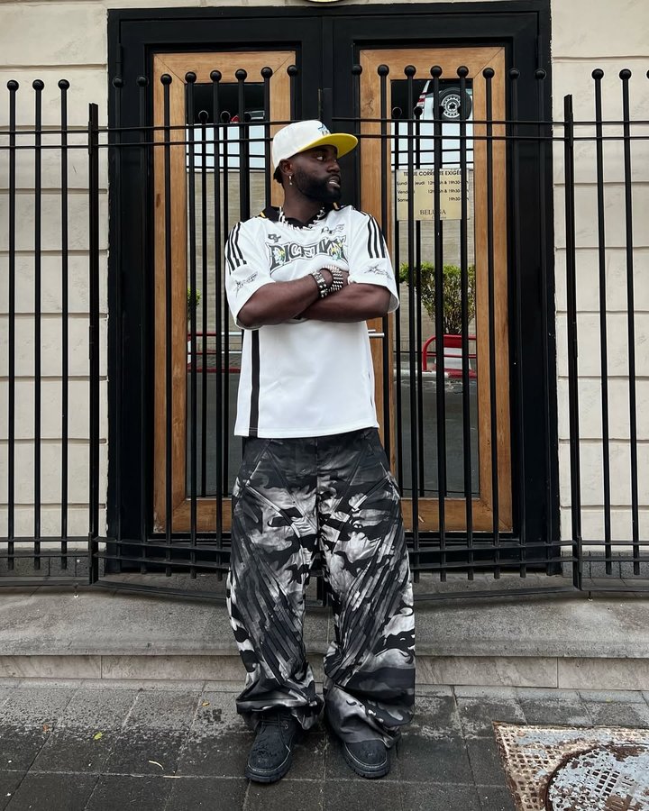 Instagram post by @ghost_outfit__ for Thesupermade. Caption reads: [...] done with this spot!!!

Whole fit....