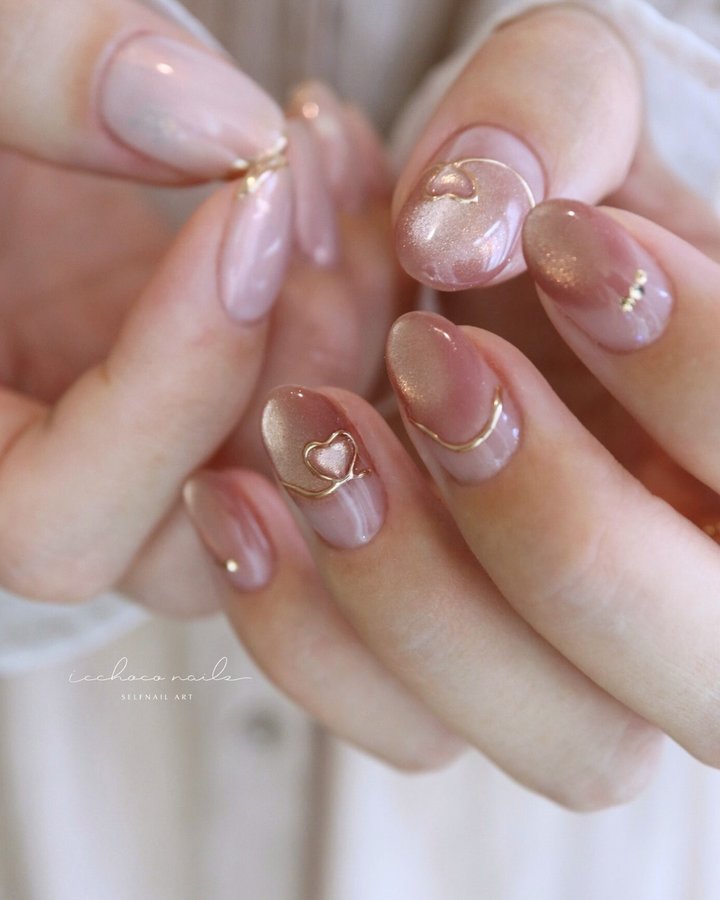 Instagram post by @icchoco_nails for Gel Me1. Caption reads: heart Magnet × drop French PR @gelme1 ジェルミーワンより発売の....