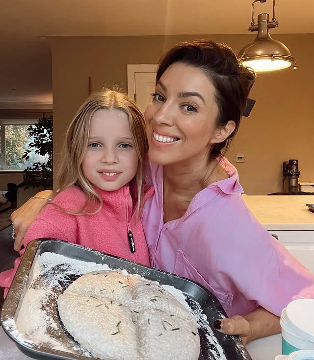 Instagram post by @georgie.crawford for Colgate. Caption reads: [...] us bring it to the world @colgateuk #bread....