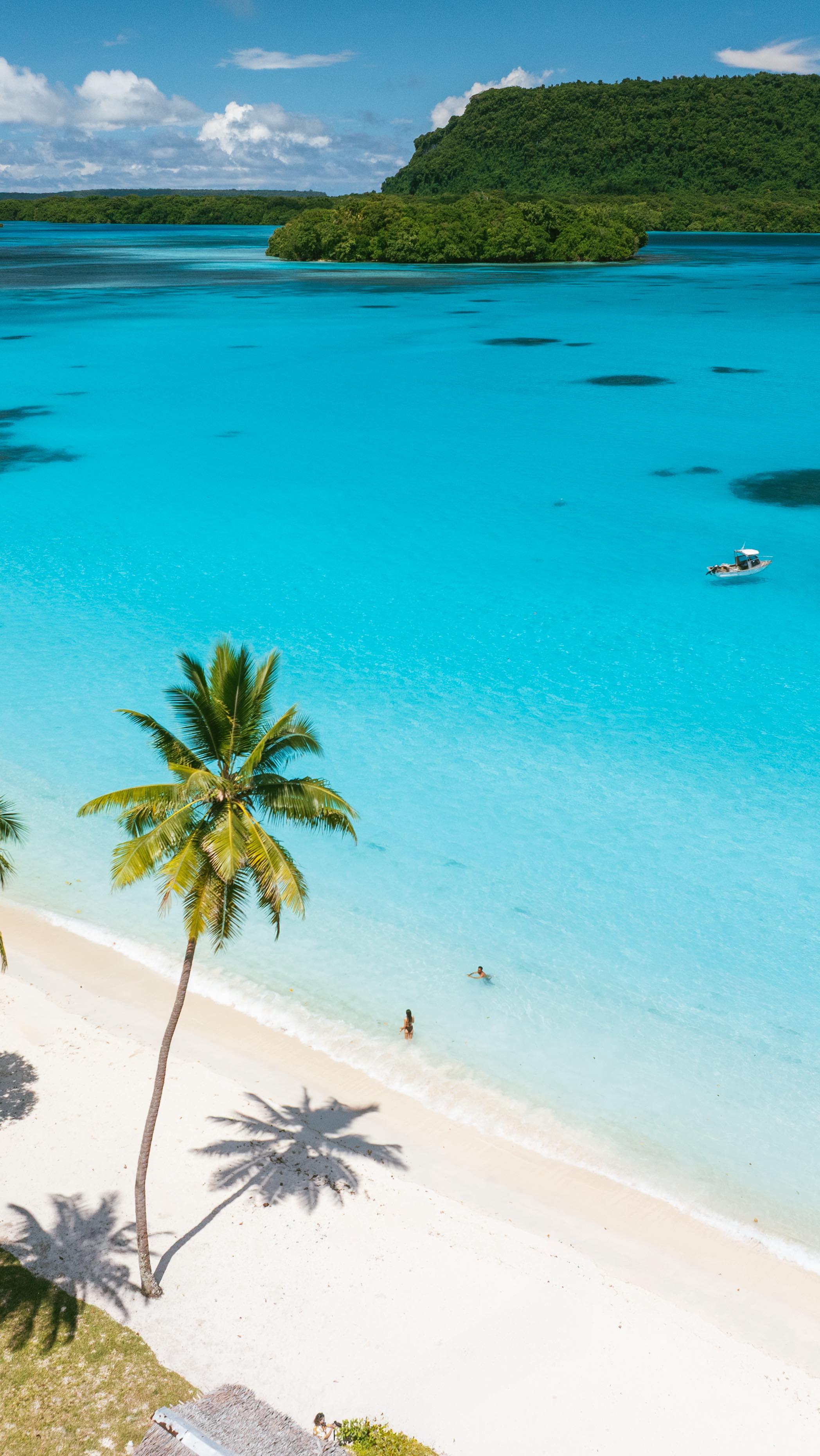 Instagram post by @lolahubner for Jetstar NZ. Caption reads: You need to add Vanuatu to your bucket list ASAP....