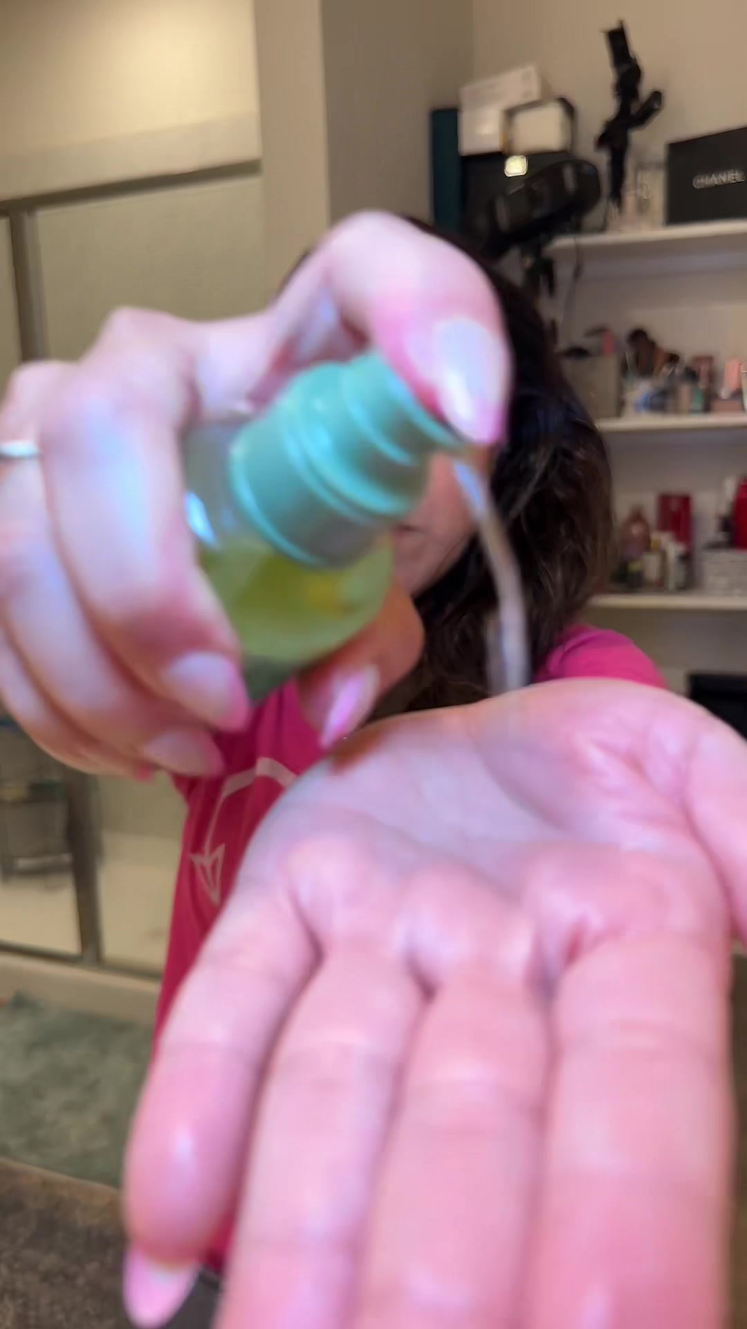 TikTok post by @liscastillo8 for Luseta Beauty. Caption reads: El secreto de Rapuzel @Luseta Beauty #hairserum....