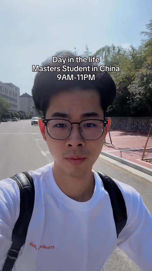 Instagram post by @chee_hee_ for Notability. Caption reads: It’s so nice to be back in school again!

This is....