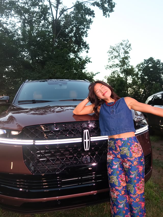 Instagram post by @mandymovez for Lincoln. Caption reads: [...] and now I’m hanging out posing on a @lincoln....