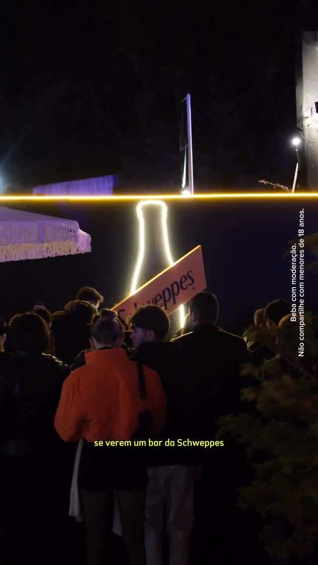 Instagram post by @jpmota for Schweppes. Caption reads: Os festivais aqui em Campos acabaram, mas....