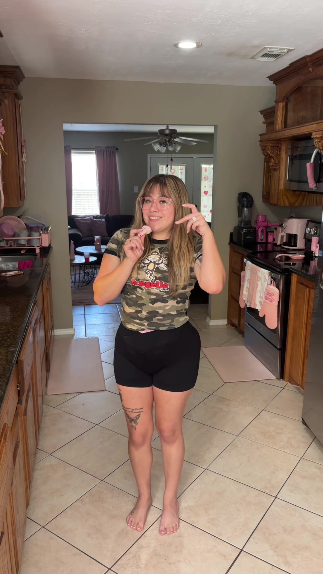 TikTok post by @pinklatinaqueen for Bobby Jack. Caption reads: [...] #pinkqueen #giveaway #ootd @Bobby Jack.