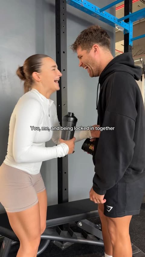 Instagram post by @janellejfitness for Alpha Lion. Caption reads: [...] pre fuelling the workout. 

#alphalion....