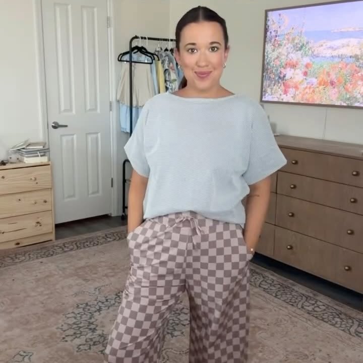 Instagram post by @taylhardy for Albion Fit. Caption reads: Obsessed with this entire outfit from @albionfit !....