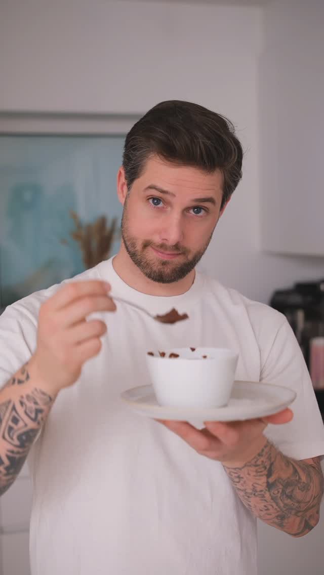 Instagram post by @michael_perdacher for foodspring. Caption reads: Protein Chocolate Lava Cake 🍫🙌

Ingredients:
60....