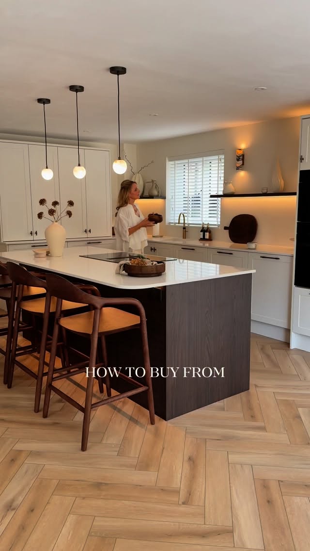 Instagram post by @cb_loves_interiors_20 for Howdens. Caption reads: How to buy from Howdens
-
ad | i’m so in love with....