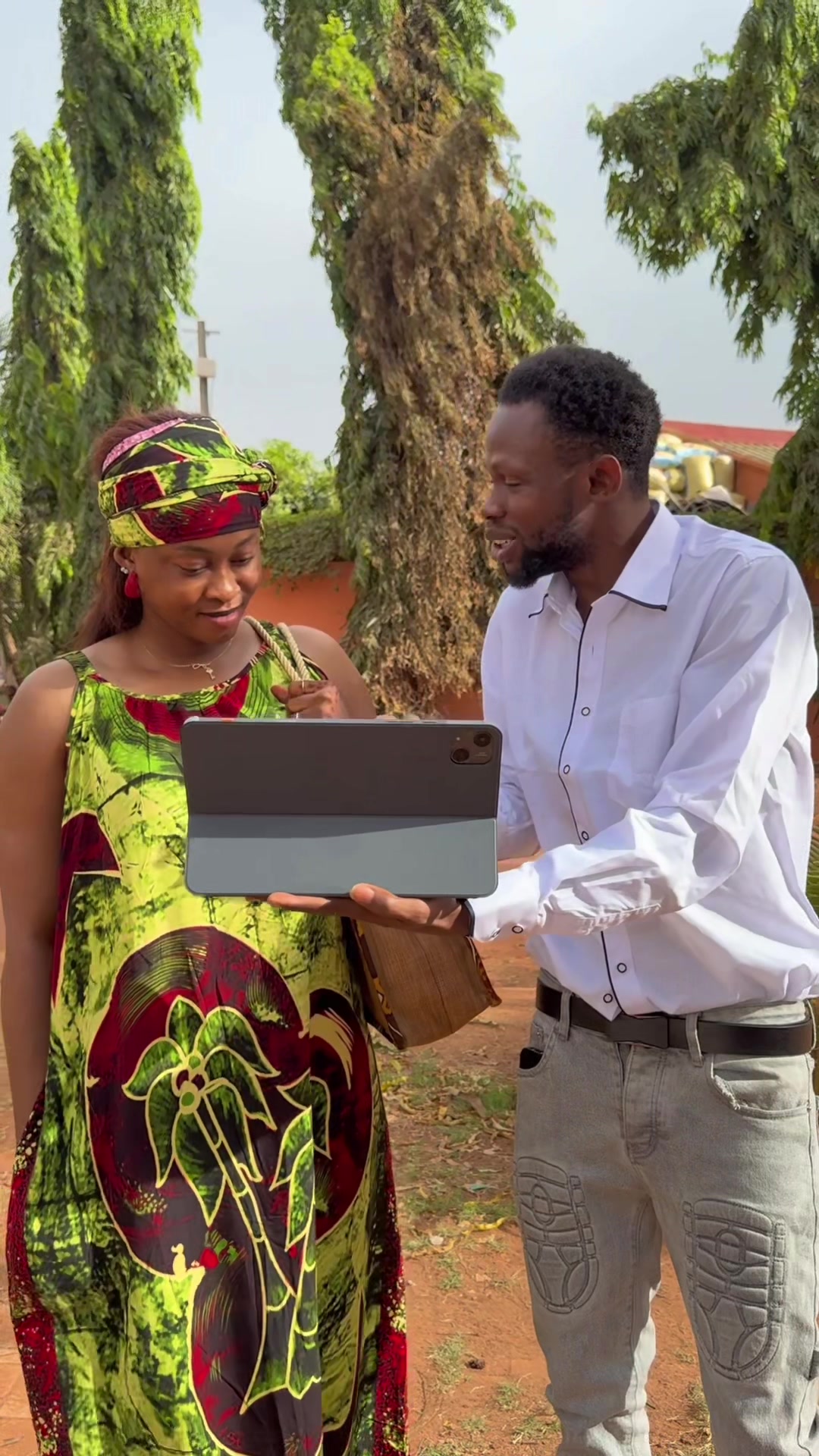 TikTok post by @dolor_226 for Tecnomobile. Caption reads: 😂😂😂la tablette  @TECNO Mobile  #megapadpro....