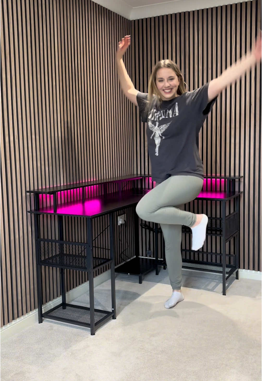 TikTok post by @amyyelle_ for AutoFull. Caption reads: [...] I couldn’t have been happier when....