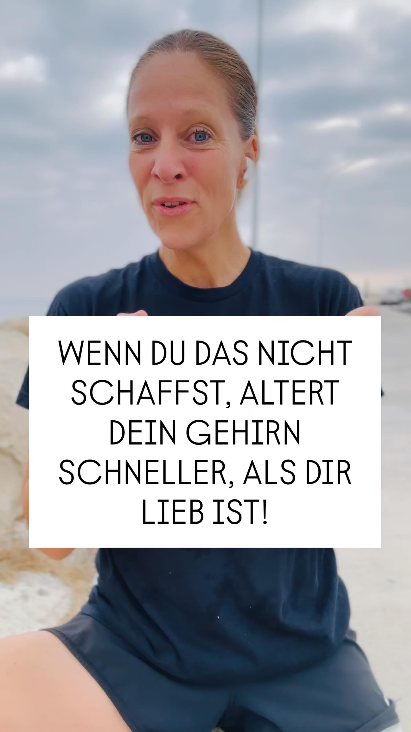 Instagram post by @mimilawrencefitness for Braineffect. Caption reads: Kommentiere „Brain“ wenn du hier bei der Challenge....