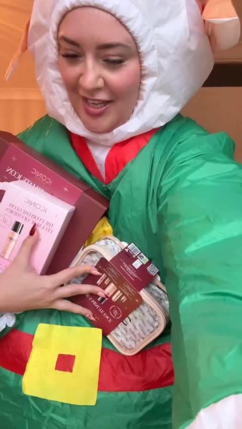 Instagram post by @ashleigh.huish for Iconic. Caption reads: [...] TIME...

One lucky winner can win....