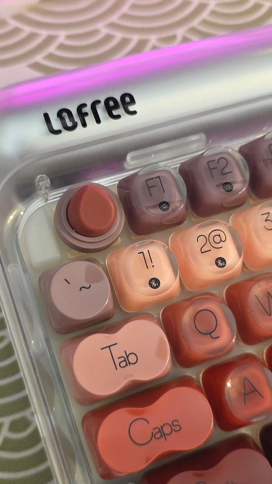 Instagram post by @otorisama for LOFREE. Caption reads: AD | 💄💋

Thank you to @lofree.co for sending me....