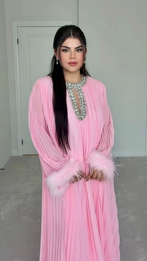 Instagram post by @shamisaax for Sunfere. Caption reads: [...] Thank you for this stunning dress....