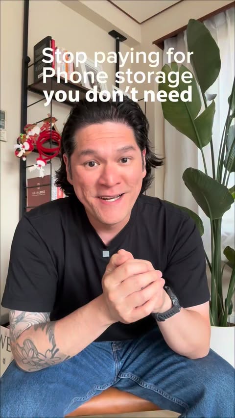 Instagram post by @arnoldloh for Cleaner Guru. Caption reads: [...] look at again. 📱😂 @cleaner_guru #ad....