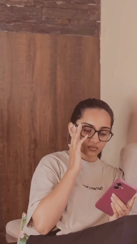 Instagram post by @_.maanyaaa for Mamaearth. Caption reads: I realised I don’t actually have acne-prone skin,....