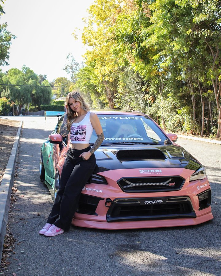 Instagram post by @rachelle.wolf for AriZona Iced Tea. Caption reads: Happy Thanksgiving 🌸 Thankful for all my sponsors....