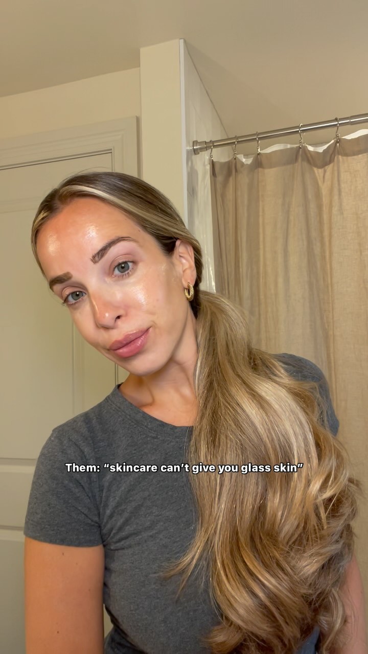 Instagram post by @themindfulblonde for Cosmette Skincare. Caption reads: Work smarter not harder with the @cosmetteskincare....