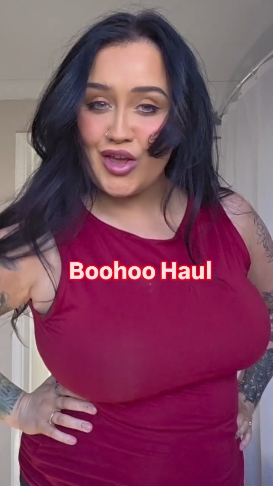 Instagram post by @itslauranewman for Boohoo. Caption reads: Autumn boohoo haul/try on ✨️

#fyp #comedy #autumn....