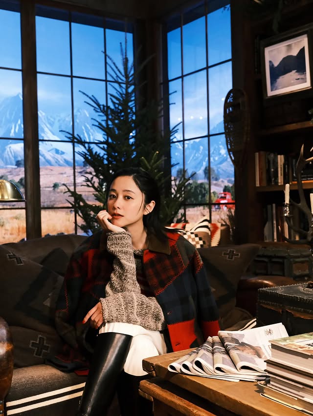 Instagram post by @mayuhotta for Ralph Lauren. Caption reads: ・
The Ralph Lauren Holiday Experience ❤️🧸

ラルフ....