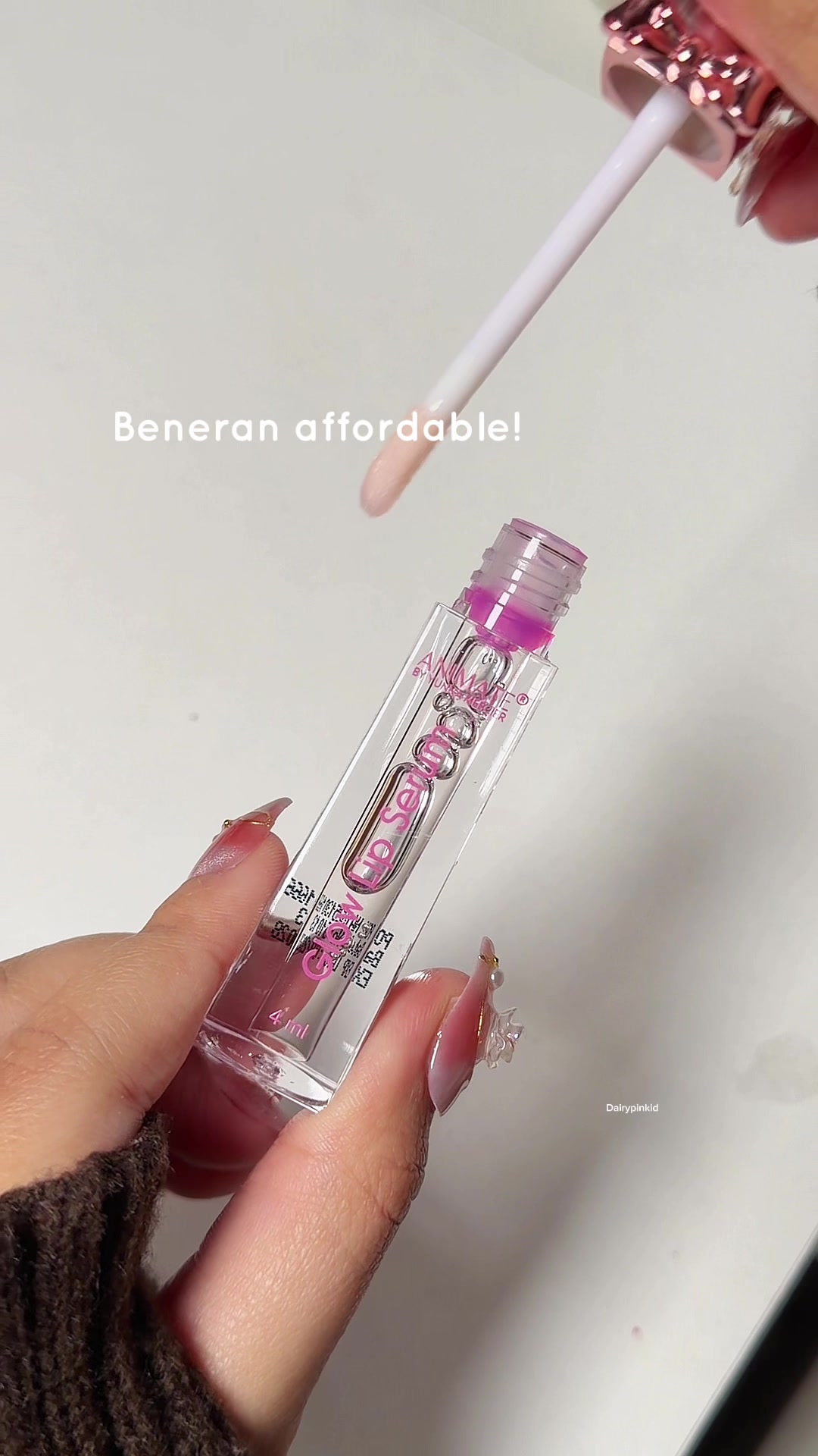 TikTok post by @dairypinkid for Animate. Caption reads: [...] Dengan honey & vitamin E Worth to try<3....