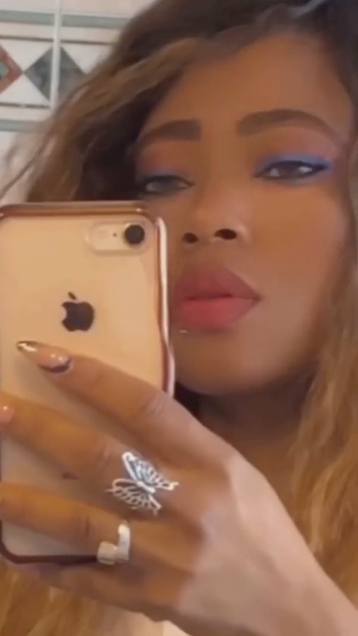 Instagram post by @melissa_labella for LA Models. Caption reads: 🔥.