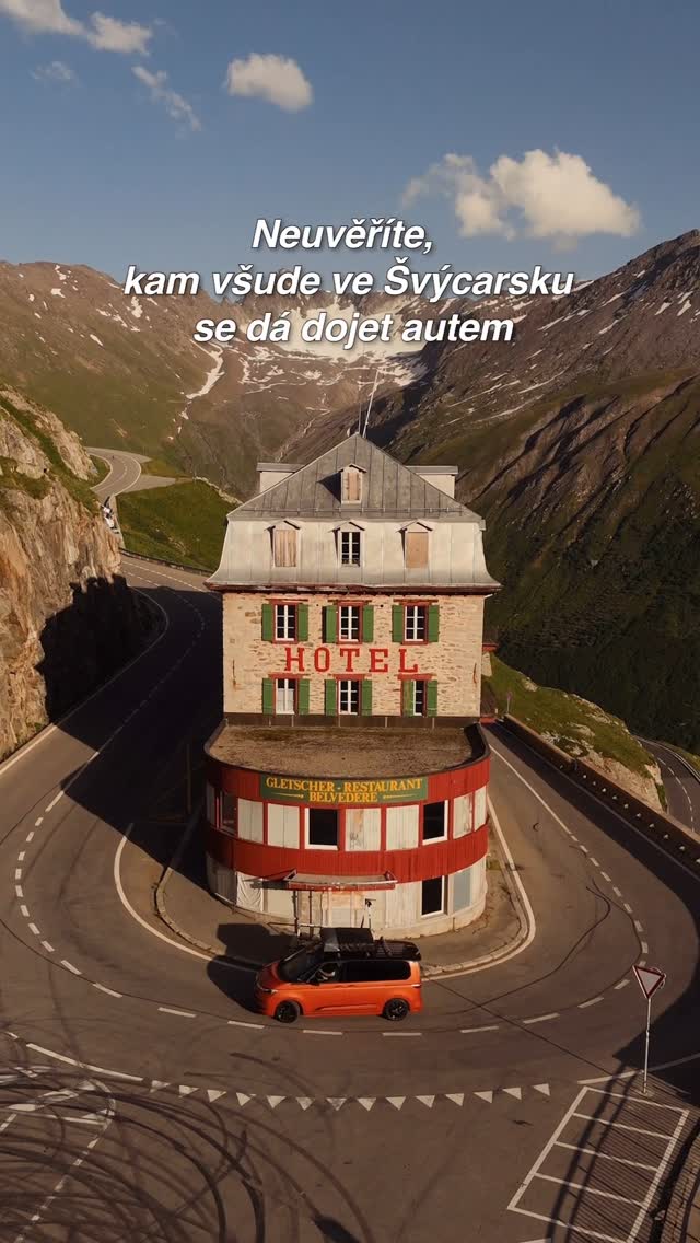 Instagram post by @uzasnamistanasvete for Switzerland. Caption reads: Lákal by vás taky roadtrip po Švýcarsku? 😍
Je to....